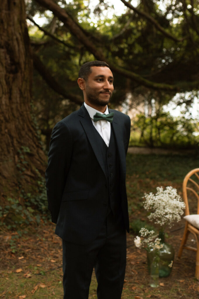 Cérémonie laïque sous un arbre en Bourgogne