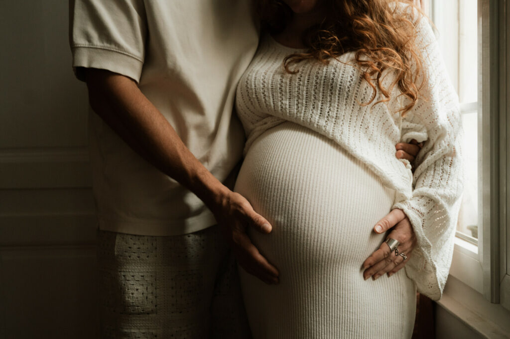 shooting grossesse d'hiver à domicile rouen